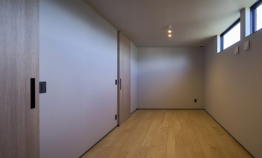 家族の笑顔あふれる、片流れ屋根の家 – T-plan|仙台のデザイン力のある工務店、ティープラン